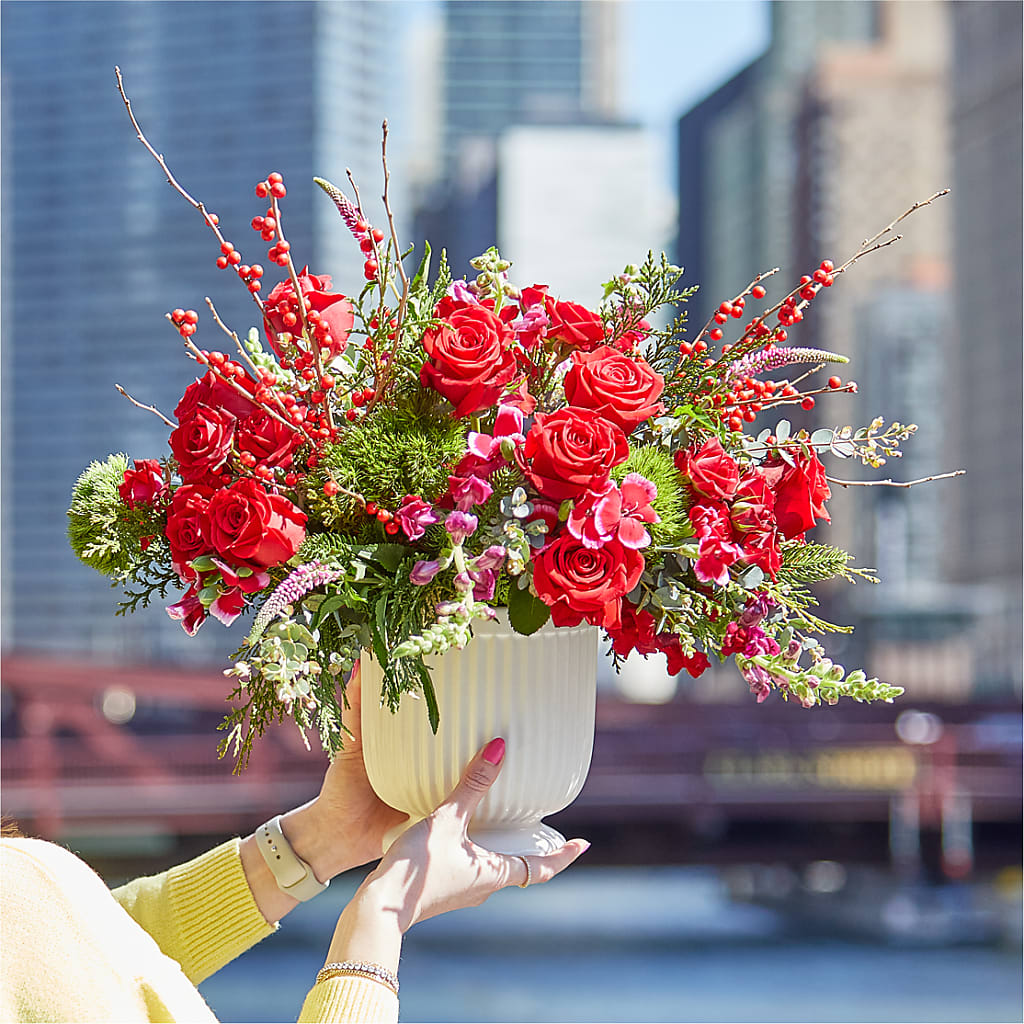Big Red Bow Bouquet – LA DEANNE'S FLORIST, Cuthbert GA