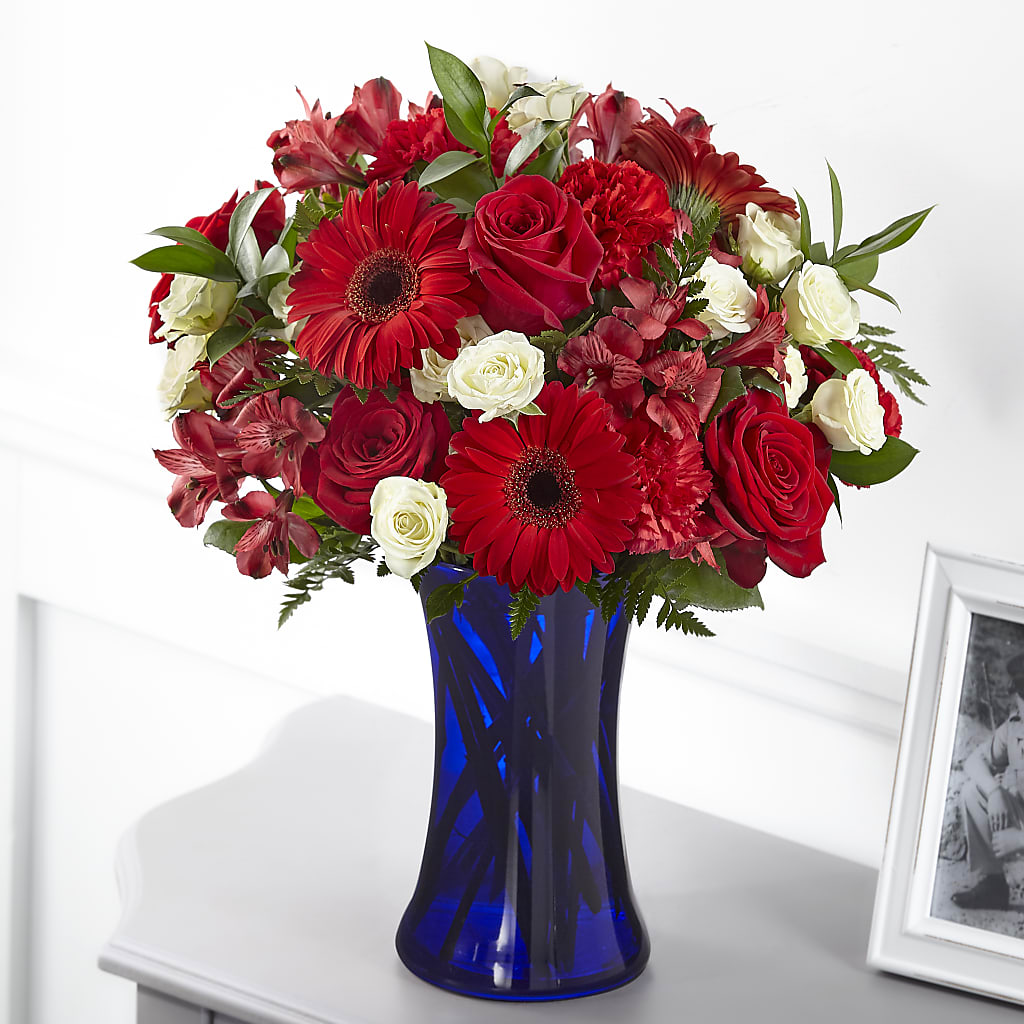 Hearts Embrace Bouquet – LA DEANNE'S FLORIST, Cuthbert GA