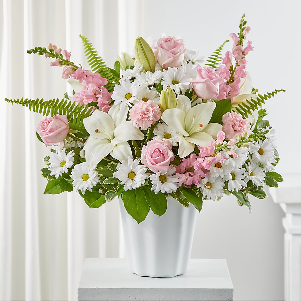 Soft Touch Tabletop Basket – LA DEANNE'S FLORIST, Cuthbert GA