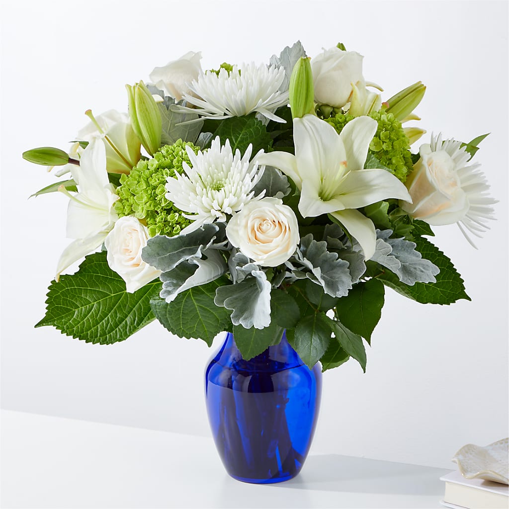 Snowy Dreams Bouquet – LA DEANNE'S FLORIST, Cuthbert GA