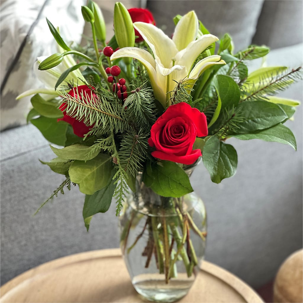 Sparkling Snowflakes Bouquet – LA DEANNE'S FLORIST, Cuthbert GA