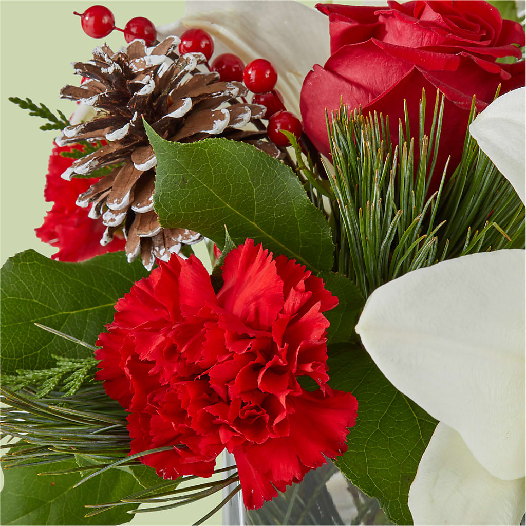 Glistening Icicles Bouquet – LA DEANNE'S FLORIST, Cuthbert GA