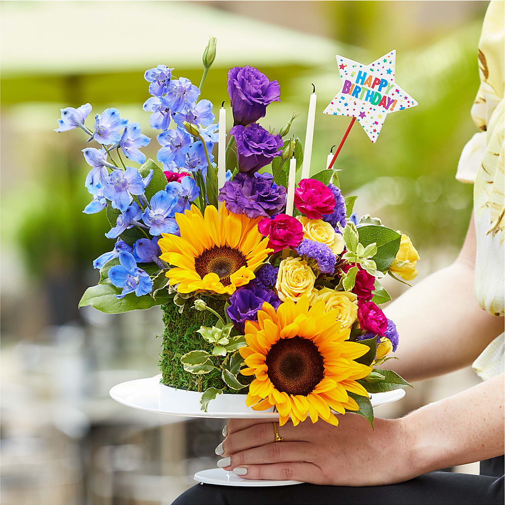 Star of the Day Floral Cake – LA DEANNE'S FLORIST, Cuthbert GA